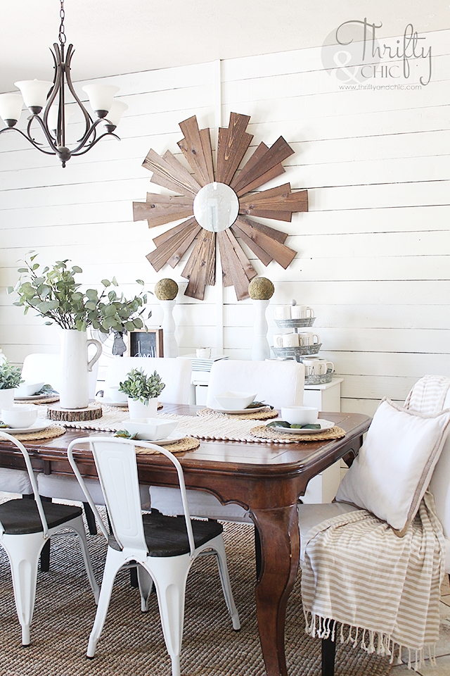White and wood farmhouse dining room decor and decorating ideas. Cottage farmhouse dining room. White shiplap walls in dining room. DIY shiplap 