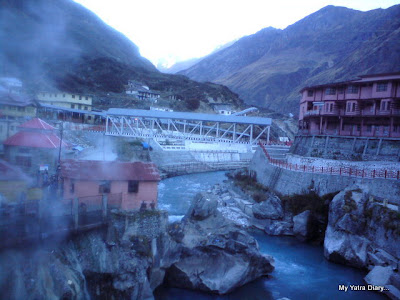 Misty Fumes emanating from the Tapt kund in Badrinath