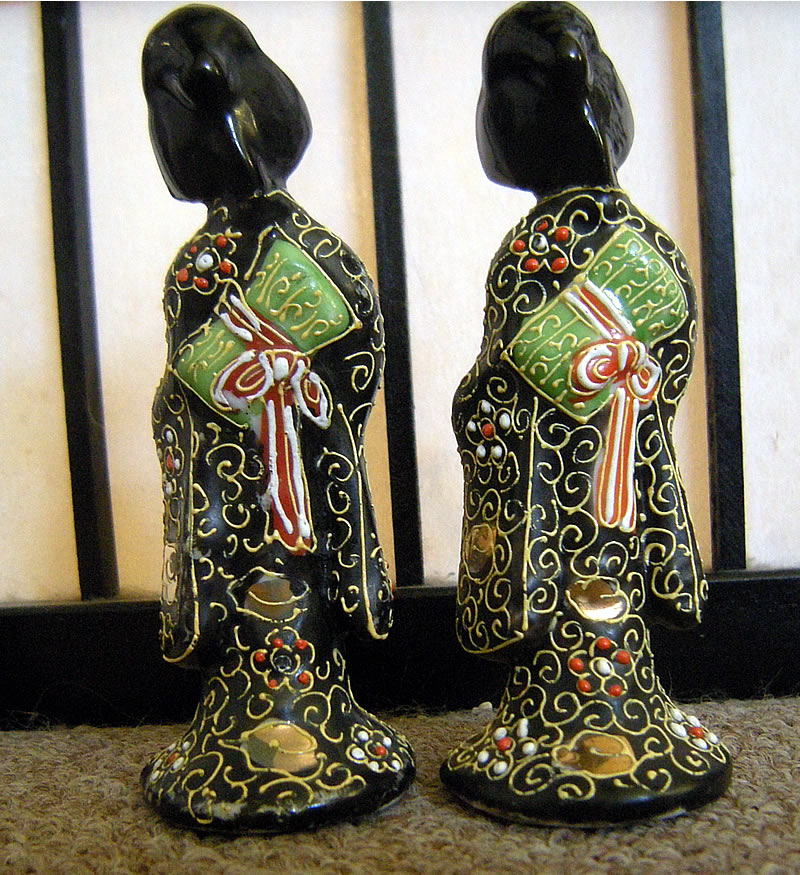 TT Hand Paint Made in Japan Takito Satsuma Style Moriage Geisha Figurines