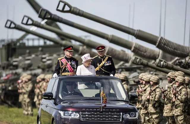 Queen Elizabeth Captain-General of the Royal Regiment of Artillery
