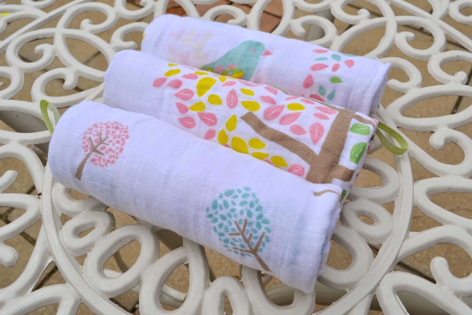 10 uses for muslin cloths Babymoov challenge Tin Box Traveller