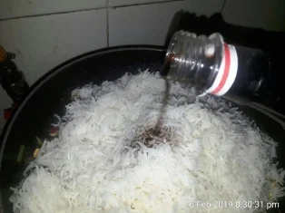 stir-fry-rice-on-high-flame