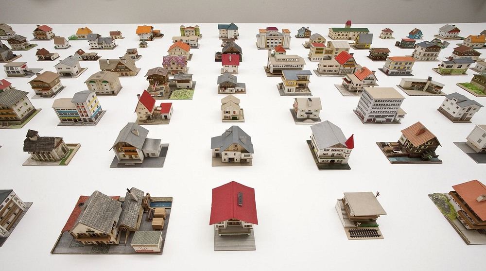 387 Model Rumah Miniature Yang Dijumpai Dalam Plastik Sampah