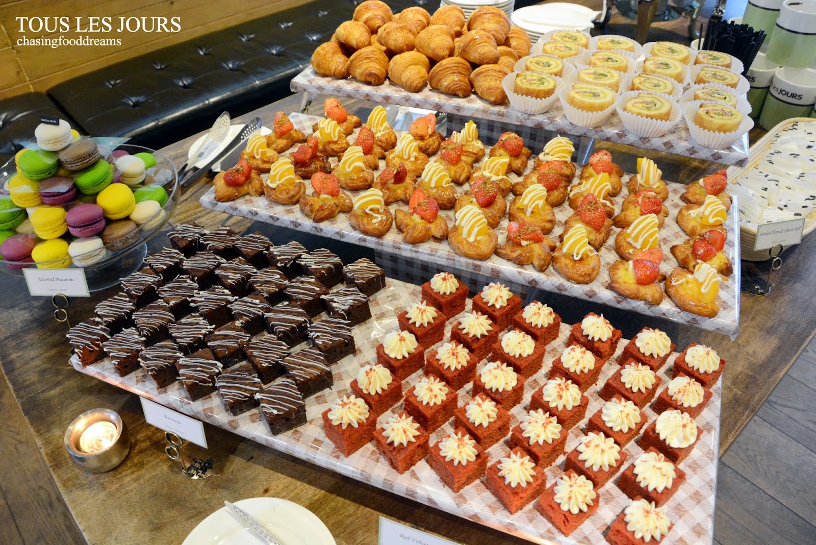 CHASING FOOD DREAMS: Tous Les Jours Bakery Presents Orchid Culture