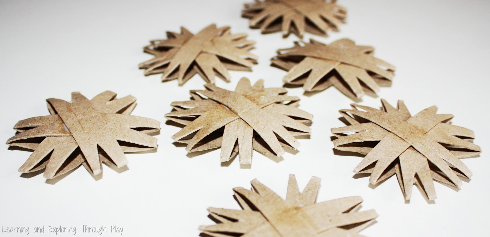 Super Easy Recycling Decor Idea / Paper Snowflake DIY / Toilet Paper Roll  Crafts 