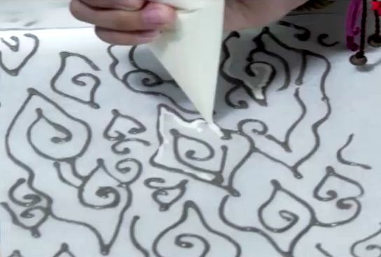 Warga Desa (World's): Ayo! Cicipi Bolu Batik karya Ibu