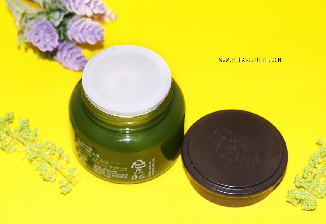 Innisfree The Green Tea Seed Cream Review indonesia beauty and travel blogger Miharu Julie