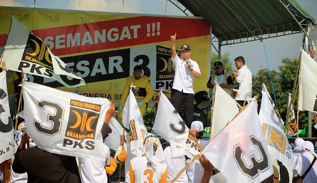 Kampaye PKS, Jokowi Blusukan di Kalteng
