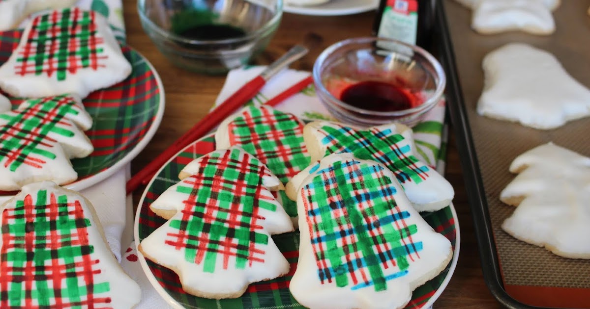 Kylee's Kitchen Painting Plaid Christmas Cookies