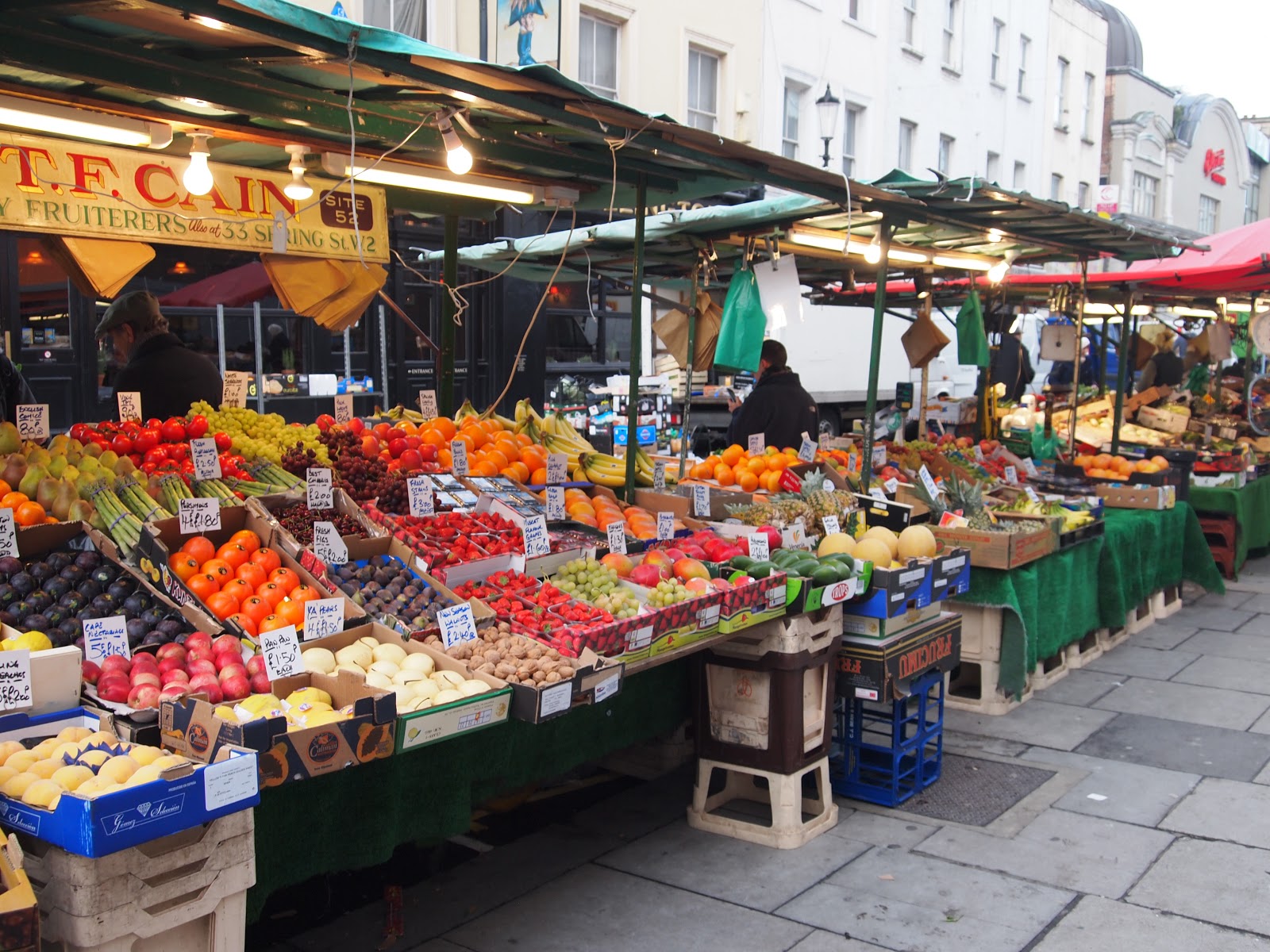 The London Guide PORTOBELLO MARKET