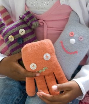 Reciclatex: Cómo hacer muñecos con unos guantes viejos