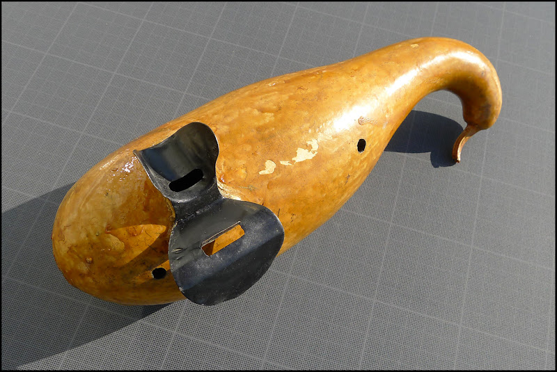 Theatrical contraption the nose whistle gourd