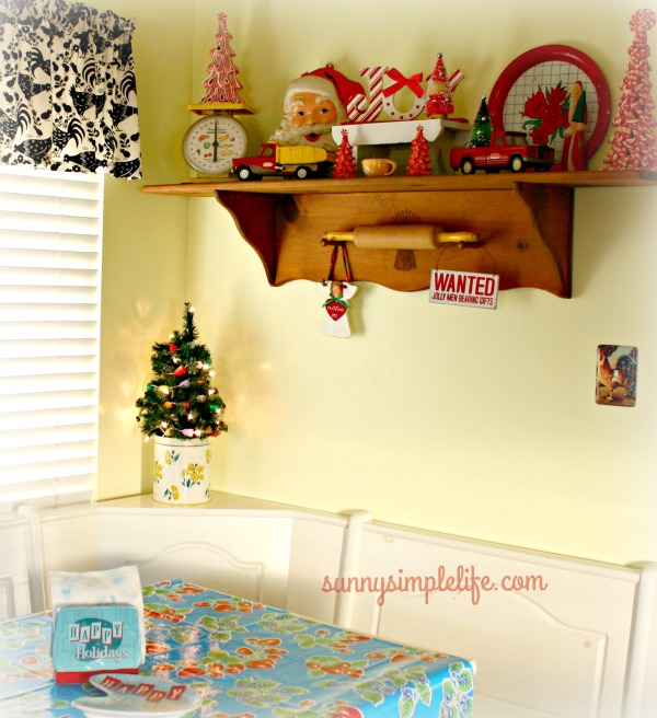 vintage Christmas decor, peppermint, vintage scale, vintage toys, vintage kitchen, kitchen nook