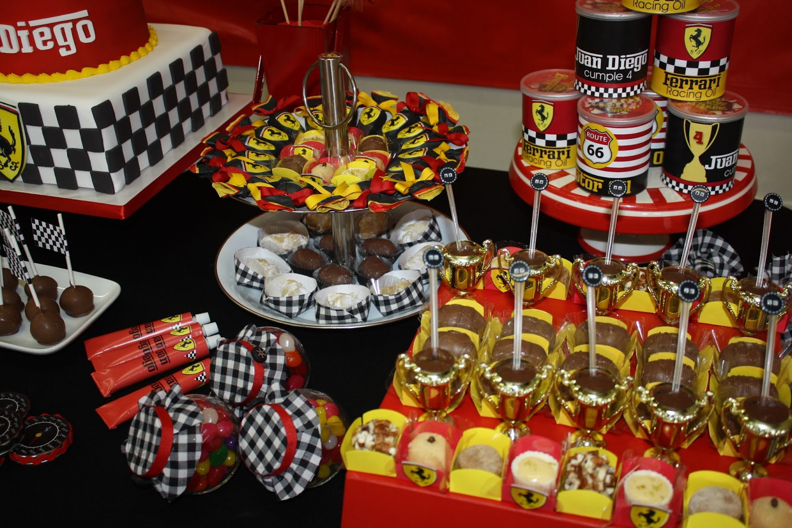 Acuarela: Fiesta Ferrari (Festa Ferrari)