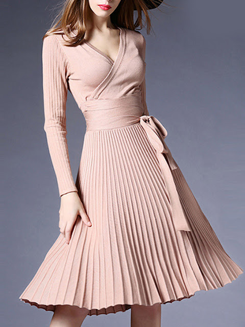 https://www.fashionmia.com/Products/sexy-v-neck-solid-pleated-knitted-skater-dress-194136.html