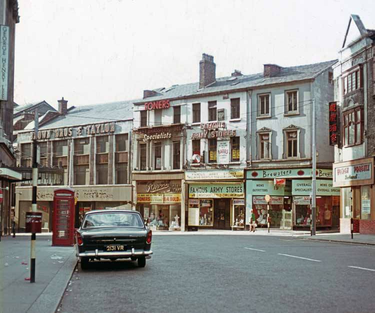 40 Vintage Color Photographs of Liverpool, UK in the 1950s and 1960s