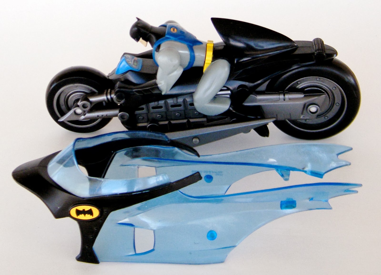 Toys and Stuff: Mattel 2004 Dark Knight G3439 DC Comics Batcycle