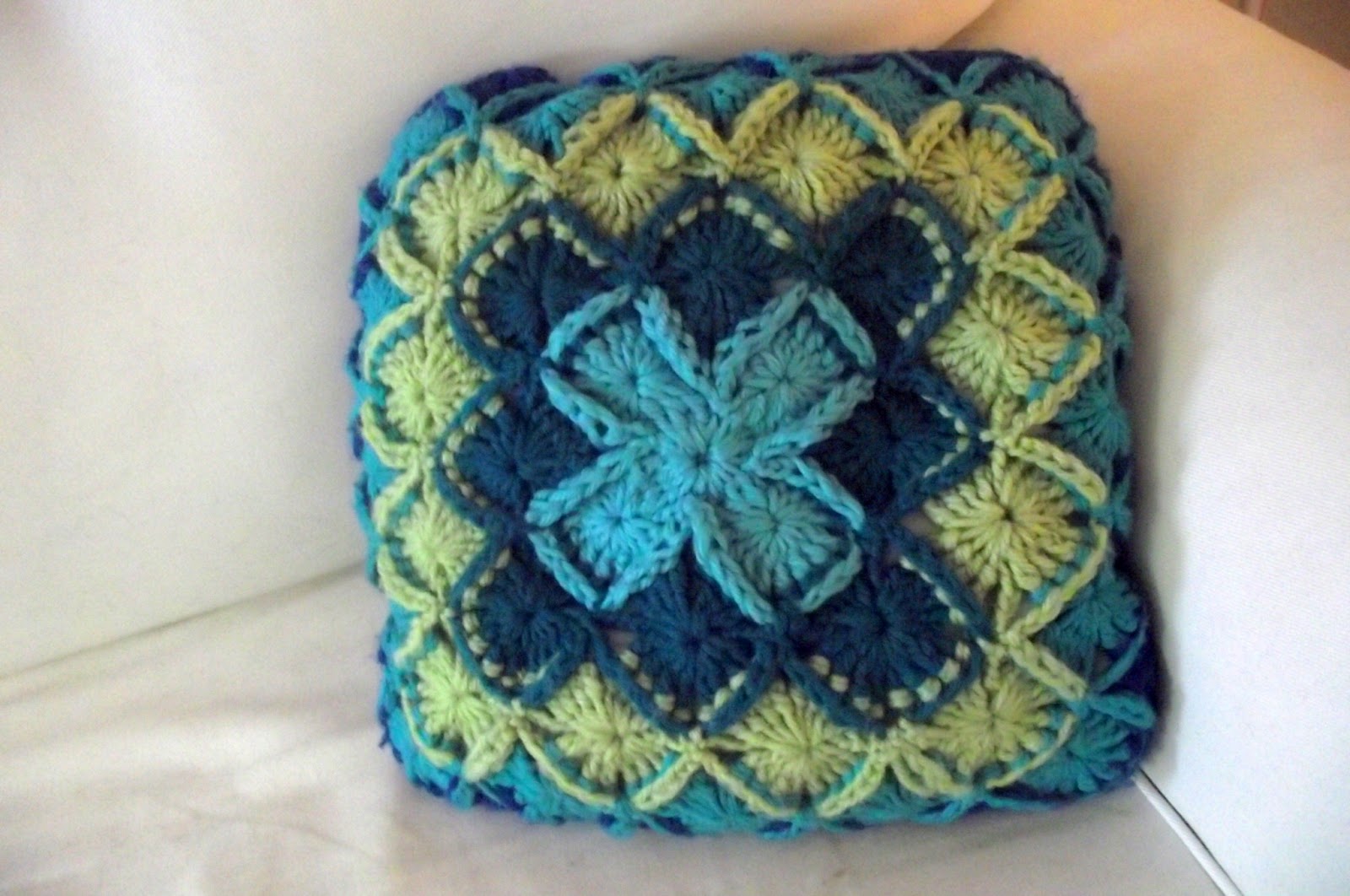 Make It and Use It How to Crochet an Area Rug with Yarn