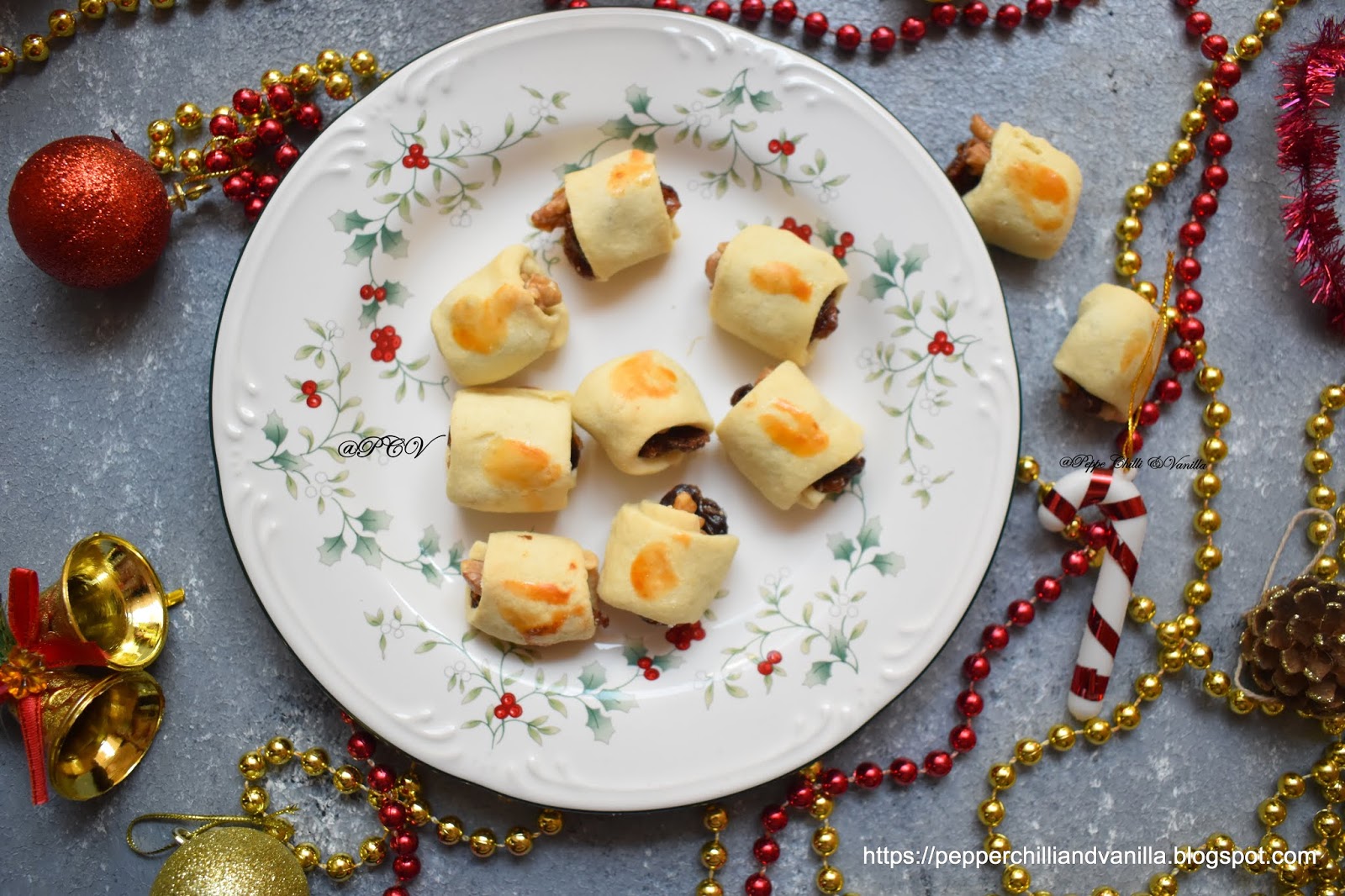 Christmas sweet date roll