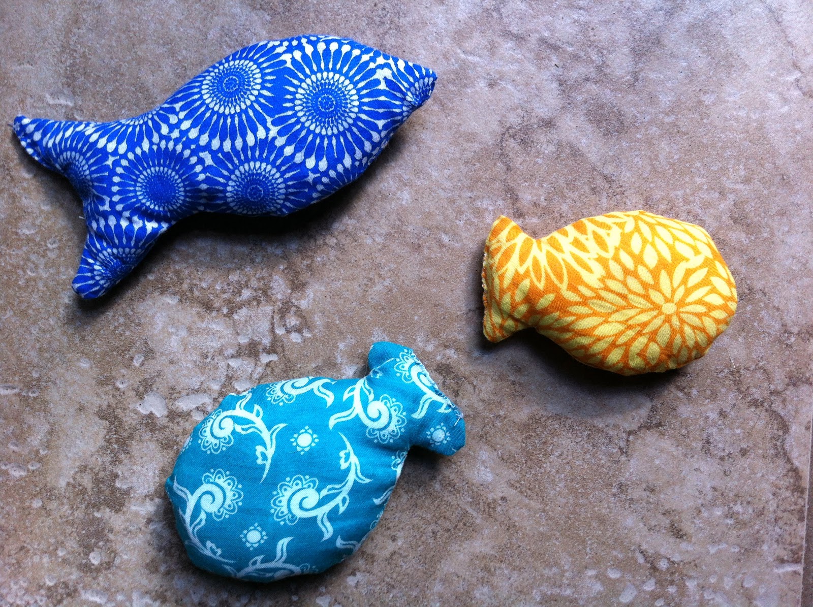 LifeWithDaugs DIY Fishing Pole Toy