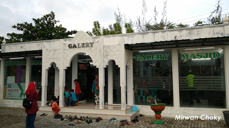 Uniknya Oleh-Oleh Khas Aceh di Souvenir & Gallery Masjid Baiturrahim
