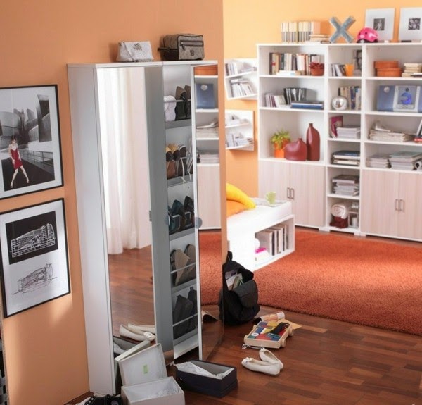 Shoe cabinet with mirror for more shine in the apartment