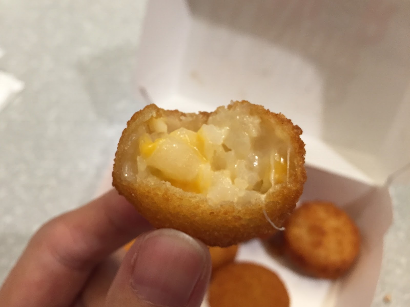 I M Made Of Sugar Chihiro S Food Blog Cheesy Tots From Burger King バーガーキングのチージートッツ