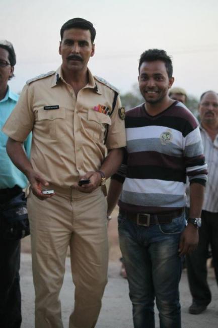 Rowdy Rathore Still1 - Sonakshi & Akshay on the sets of Rowdy Rathore