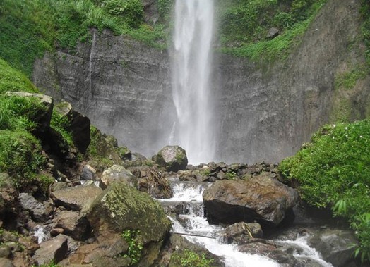 Wisata Air Terjun Kalipancur yang Populer di Jawa Barat | Pesona
