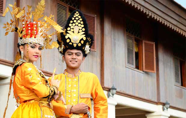 Pakaian Adat Provinsi Sulawesi Utara