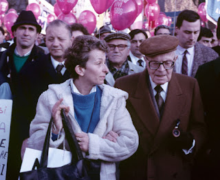 Emma Bonino with Socialist President Sandro Pertini on the March for Peace in Rome in 1985