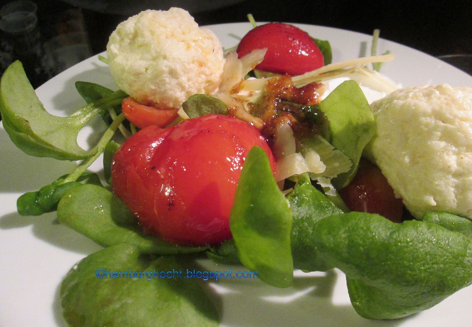Hamburg kocht!: Quarkklößchen mit Postelein (Portulak) und Tomaten Hamburg kocht!: Quarkklößchen mit Postelein (Portulak) und Tomaten