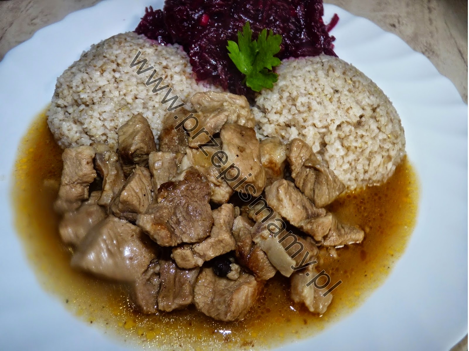 Gulasz wieprzowy z kaszą Gulasz wieprzowy z kaszą