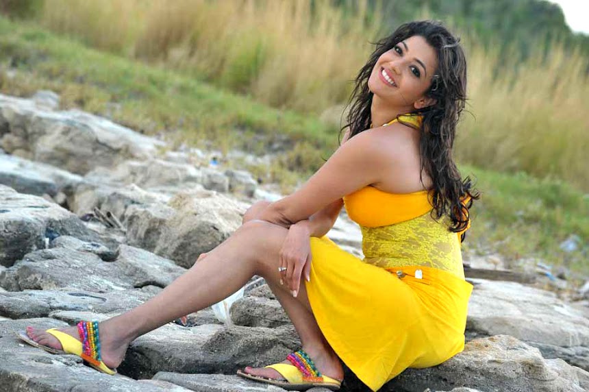 Kajal Aggarwal Hot Yellow bikini