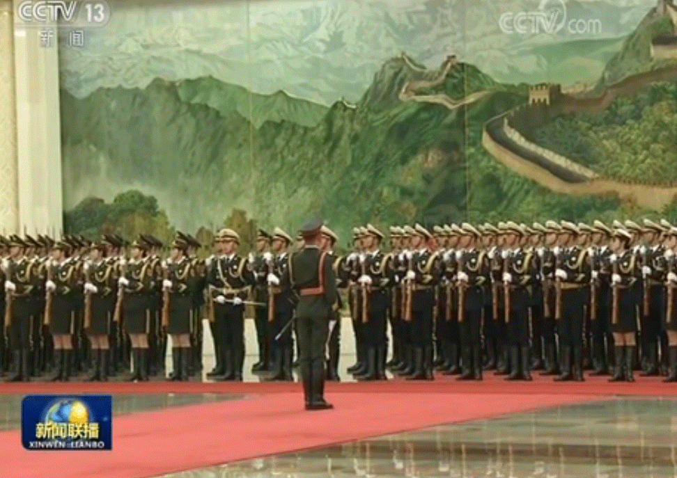 중국 언론 CCTV 문재인 대통령 환영 사열식 .gif | 인스티즈