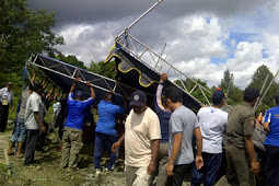 Tenda Terbalik Saat Penyambutan Kapal MV. Papua Indah
