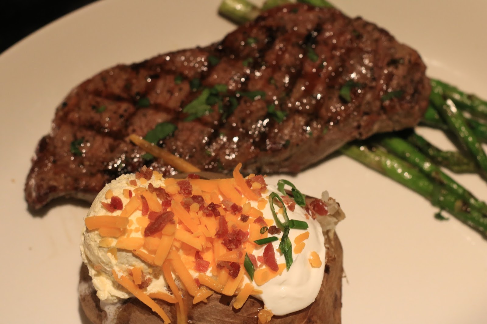 Pittsburgh Owl Scribe: Houlihan's at the Galleria for New Year's Eve Dinner