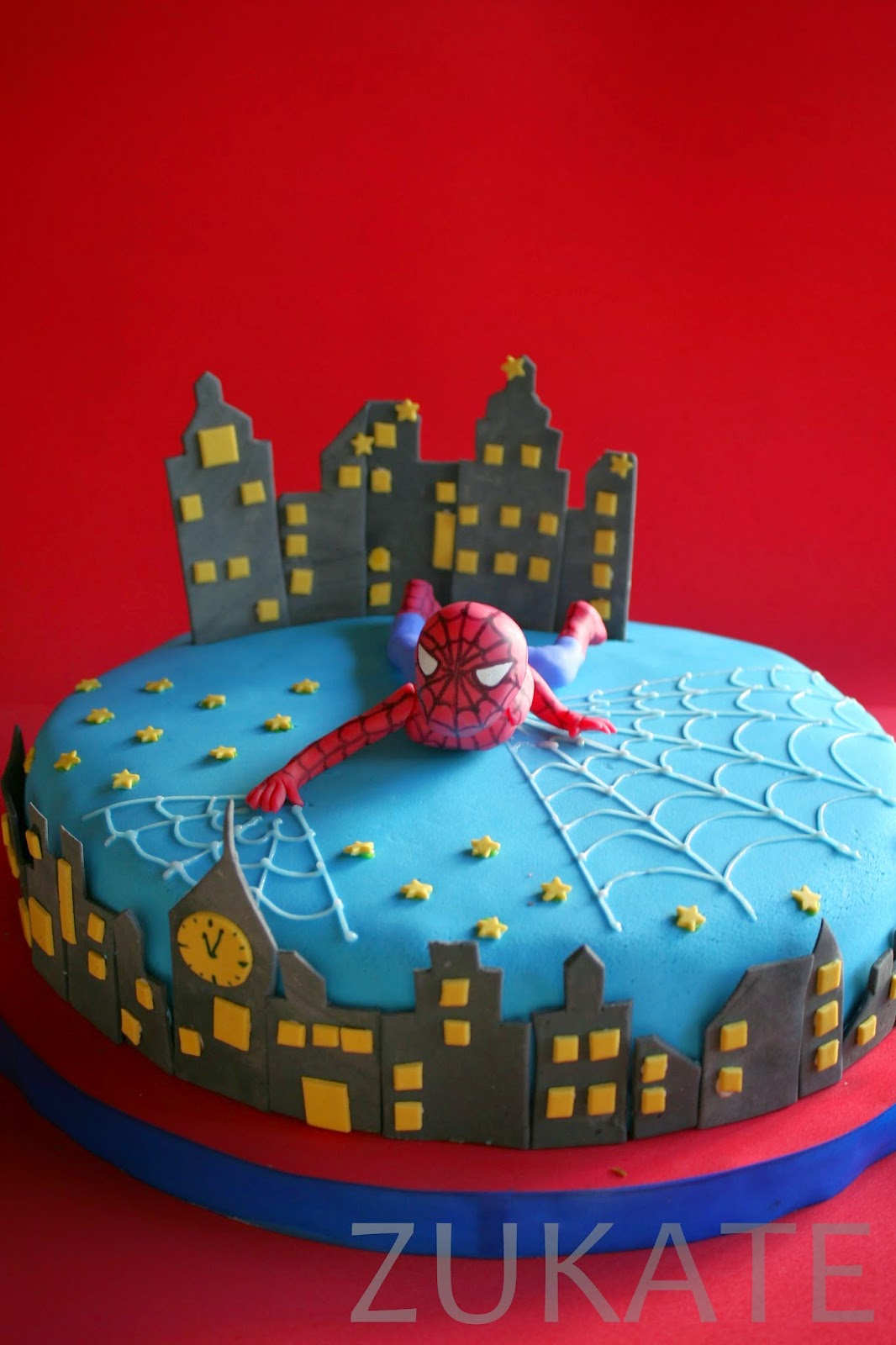TORTA Y GALLETITAS DEL HOMBRE ARAÑA PARA JUAN BENICIO | ZUKATE