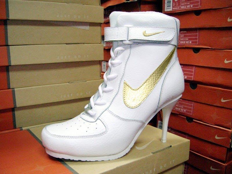 Tênis de salto alto Nike Diário de uma Crossdresser Crossdressing