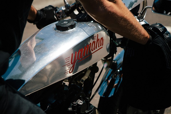 Yamaha SR400 độ Cafe Racer kiểu thập niên 70 Yamaha SR400 độ Cafe Racer kiểu thập niên 70