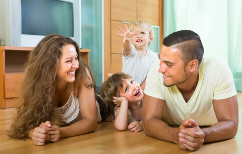 <a href="http://www.dreamstime.com/stock-photo-family-four-home-happy-smiling-young-couple-two-children-focus-woman-image60281797#res8220357"><img src="http://thumbs.dreamstime.com/l/family-four-home-happy-smiling-young-couple-two-children-focus-woman-60281797.jpg" alt="Family of four at home" border="0"></a><br><strong>© Photographer: <a href="http://www.dreamstime.com/jackf_info">Jackf</a> | Agency: <a href="http://www.dreamstime.com/">Dreamstime.com</a></strong>