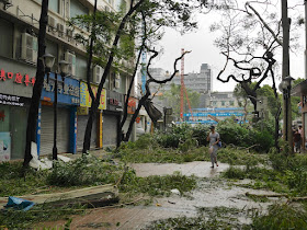 damage from Typhoon Hato (台风“天鸽”) at the Lianhua Road Pedestrian Street (莲花路步行街) in Zhuhai, China