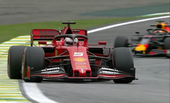 Sebastian Vettel nelle prove libere del gran premio del Brasile 2019