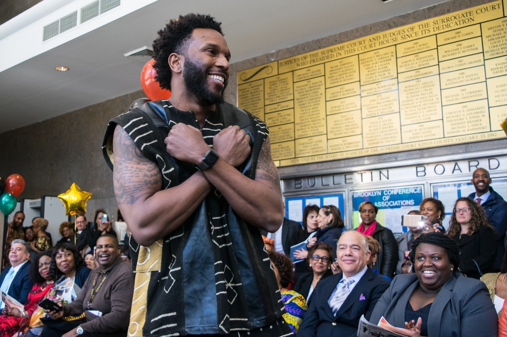 요즘 흑인 사회에 유행하는 인사법