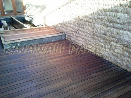 Memasang Decking Kayu Di Bandung Rajawali Parquet