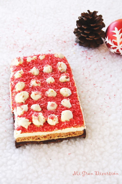  Turrón rojo de galleta, dos chocolates y avellanas