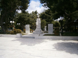 μνημείο πεσόντων στο Μαρούσι