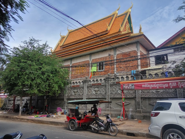 ransel bertopeng, kamboja, Phnom Penh, royal palace park, wat