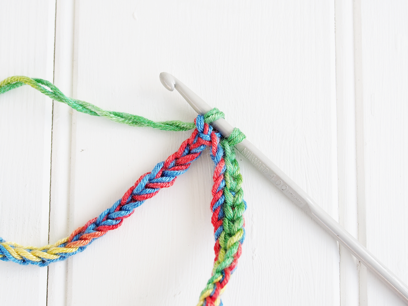 Ergahandmade How to crochet rainbow shoe laces + Free Pattern