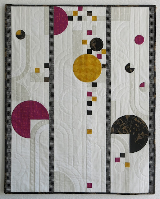 Luna Lovequilts - Art Deco style quilt inspired by Frank Lloyd Wright stained glass works